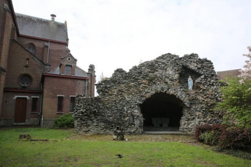 Buizingen Lourdesgrot.jpg