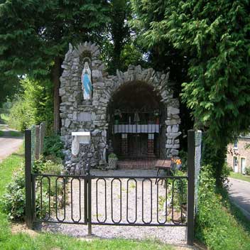 Chapelle_de_Grande_Hoursinne erezée