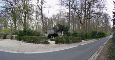 O 800px-Overijse_kapel_grotstraat_B