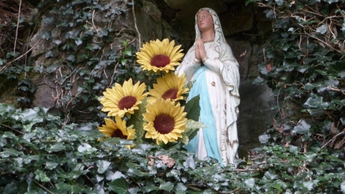 Neidingen (Sankt Vith)  lourdesgrot  foto 04   aug 2011.JPG