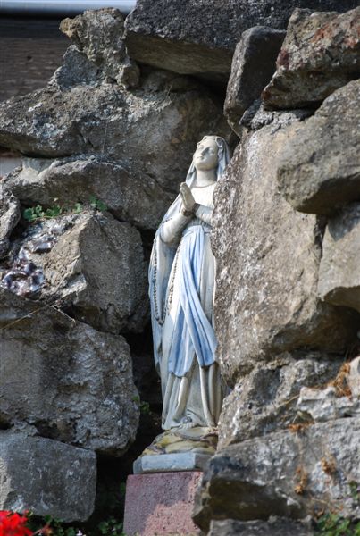 Oekene  lourdesgrot  Sint-Eloois-Winkelsestraat 36  foto 02   sept 2009