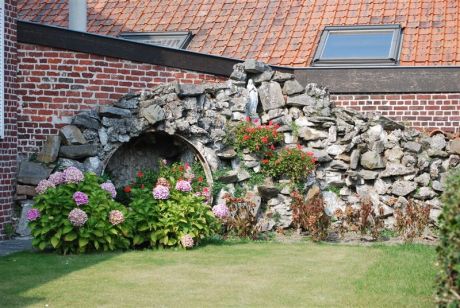 Oekene  lourdesgrot  Sint-Eloois-Winkelsestraat 36  foto 01   sept 2009