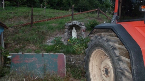 Stavelot  lourdesgrot Challes  foto 01   aug 2010.JPG