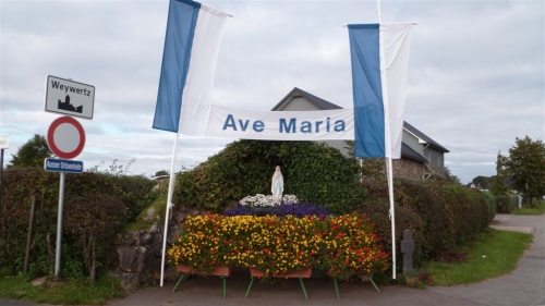 Weywertz (Bütgenbach)  lourdesgrot  foto 01   aug 2011.JPG