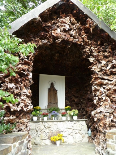 Herresbach (Amel)  lourdesgrot  foto 06   aug 2011.JPG