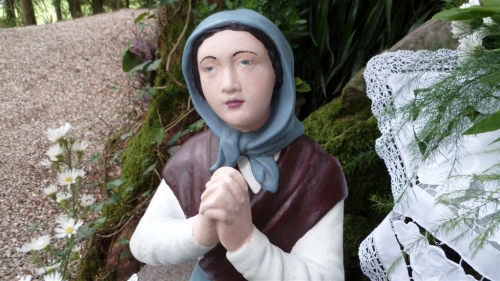 Pont (Malmédy)  lourdesgrot  foto 09  Bernadetje   aug 2011.JPG