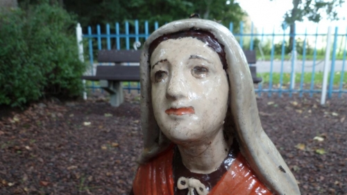 Francheville (Stavelot)  lourdesgrot  foto 05  Bernadetje   aug 2011.JPG