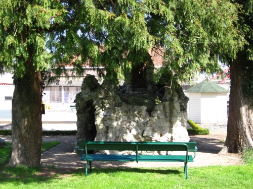 denderleeuw - oude meisjesschool.jpg