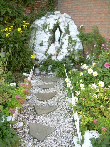 2012 ronse grotje tuin zrs 01.JPG