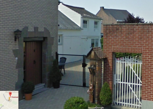 Hakendover Putstraat naast apotheker.jpg